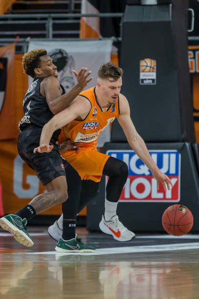 友保持联系 友保持联系